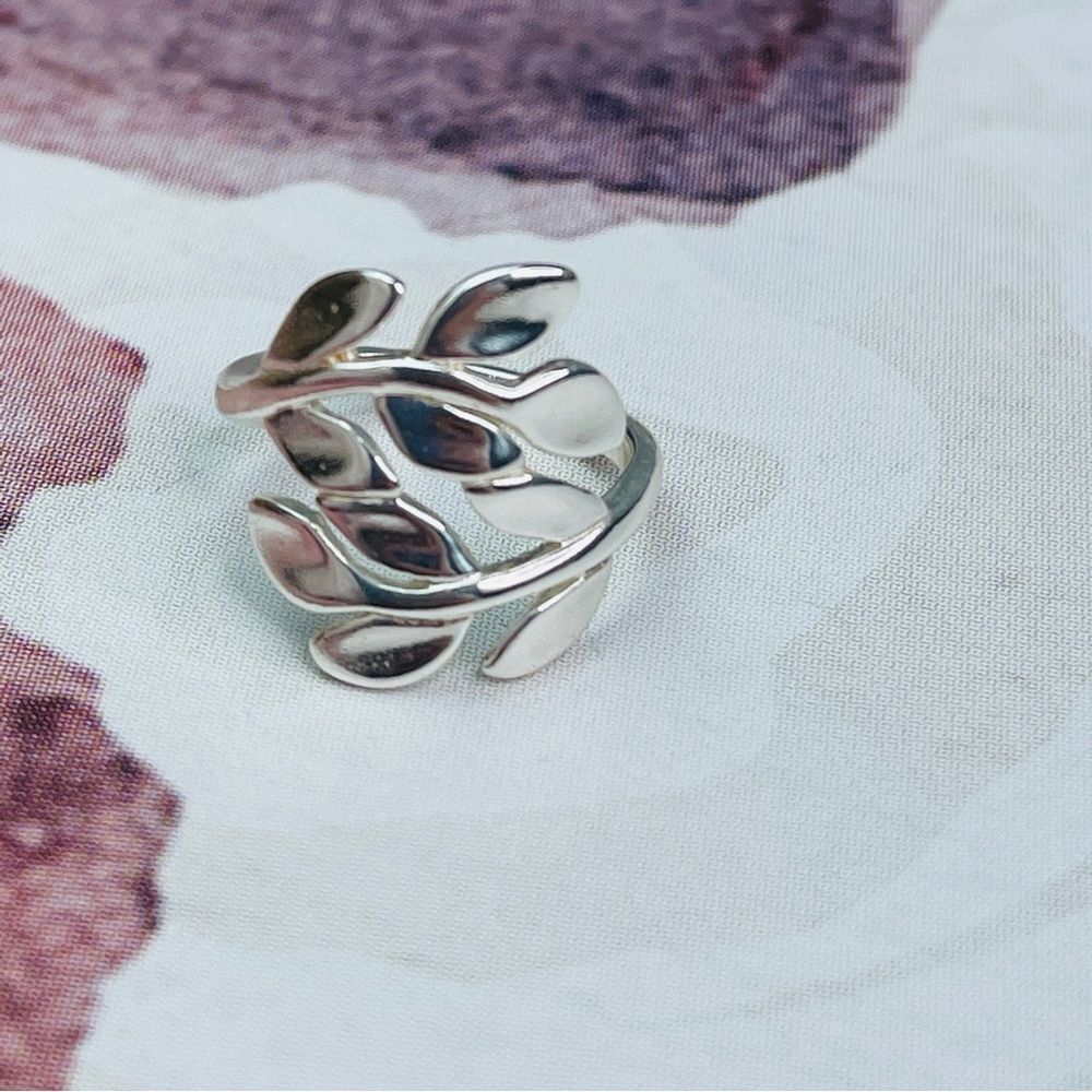 Silver color leaf ring costume